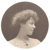 Photograph of Lucy Masterman c 1908